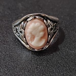 Beautifully Designed Silver Carved Cameo Ring